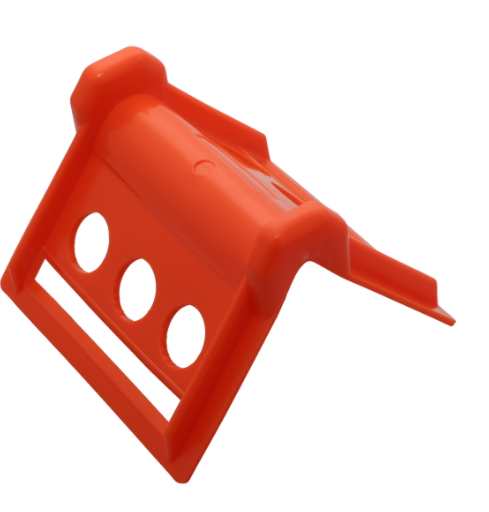 PLASTIC CORNER PROTECTOR FOR STRAPS